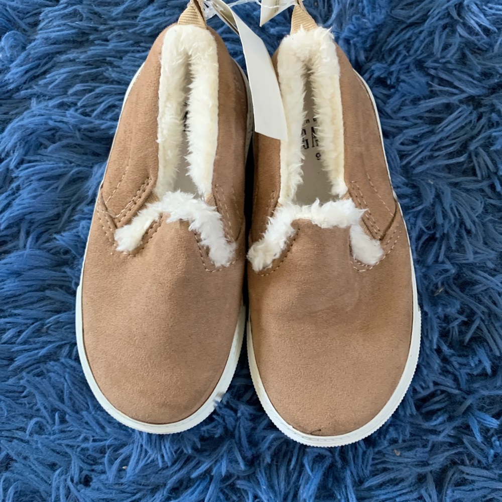 Gap faux fur size 9 shoes